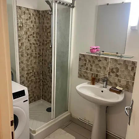 Apartment Centre